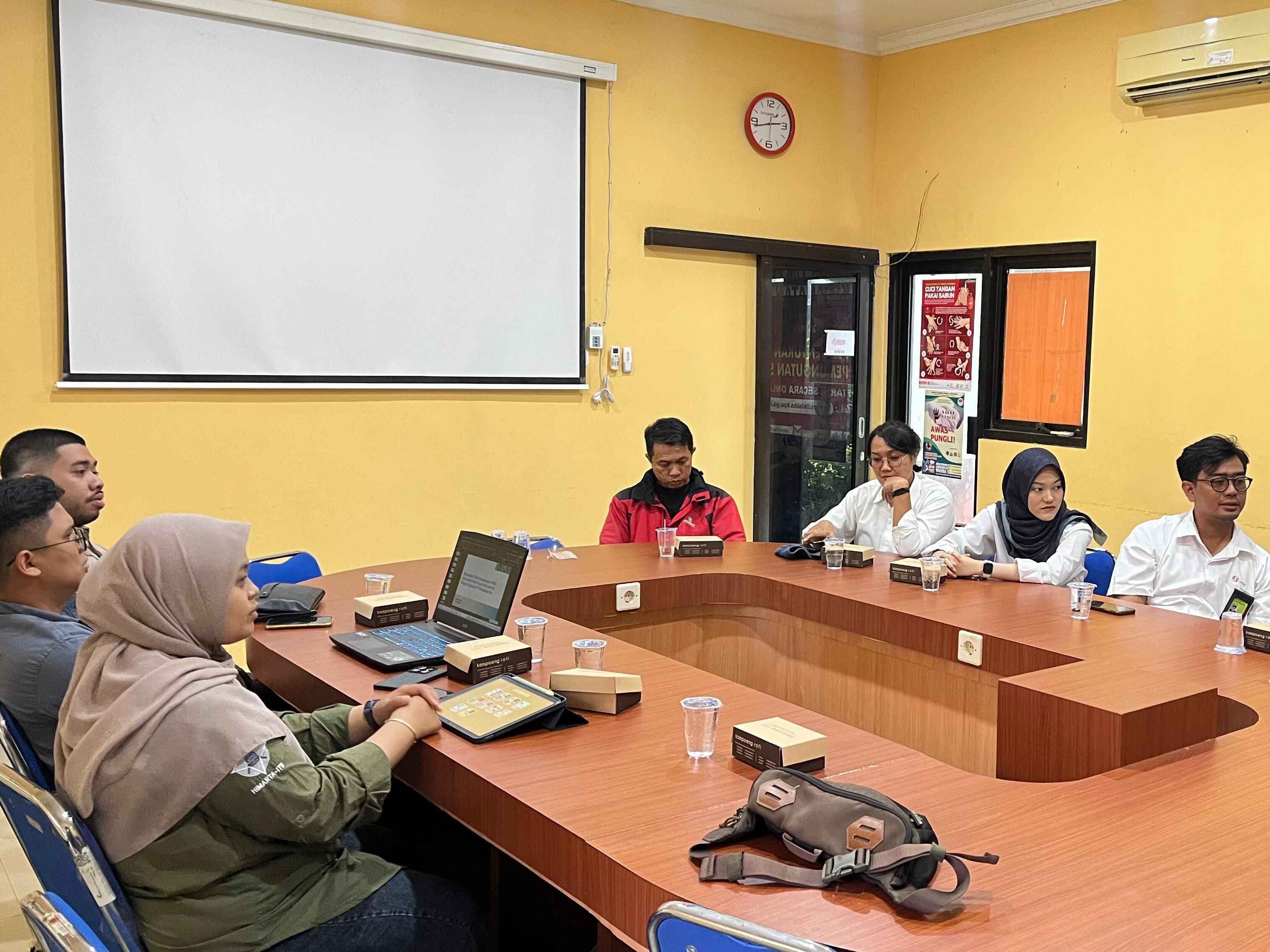 Briefing Persiapan Survey Lokasi Pemasangan AWLR dan Tempat Sampah Pintar di Kantor Kecamatan Tanggulangin